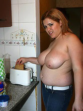 52 fat topless housewife_30